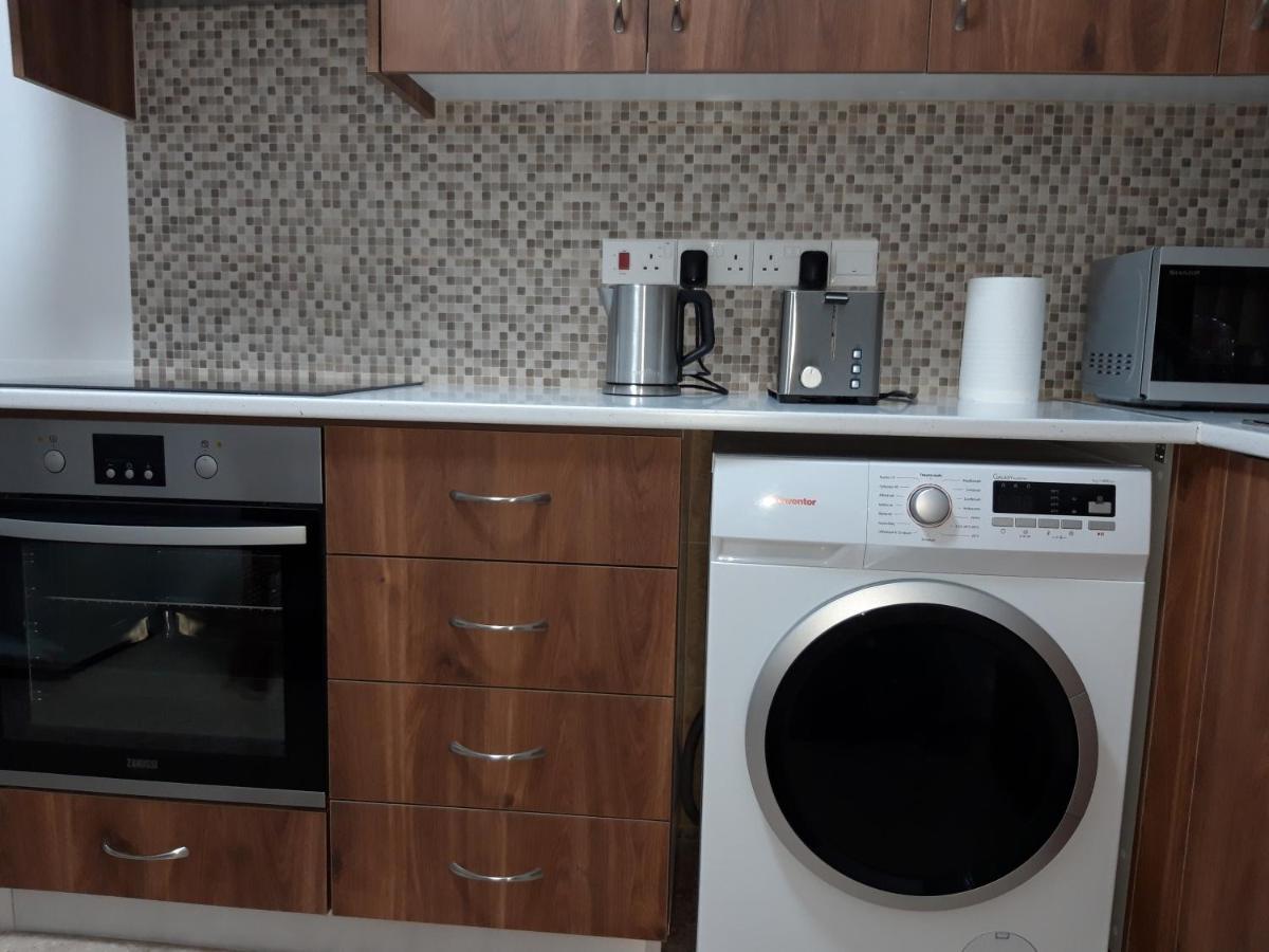 Paphos Costas Two-Bedroom Ground Floor Apartment מראה חיצוני תמונה
